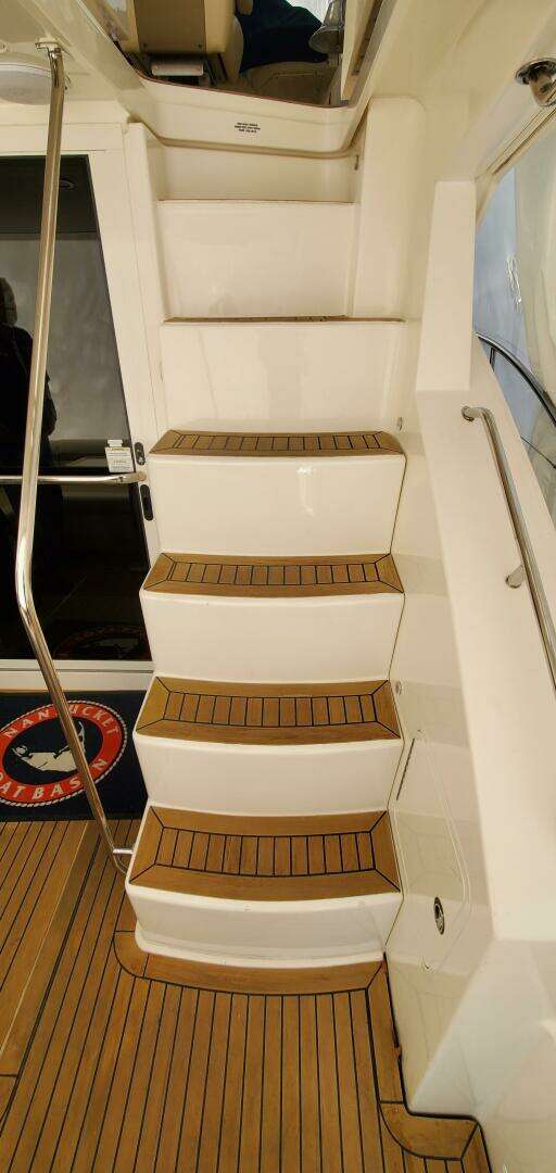 2012 Sea Ray 450 Sedan Bridge - Image 29