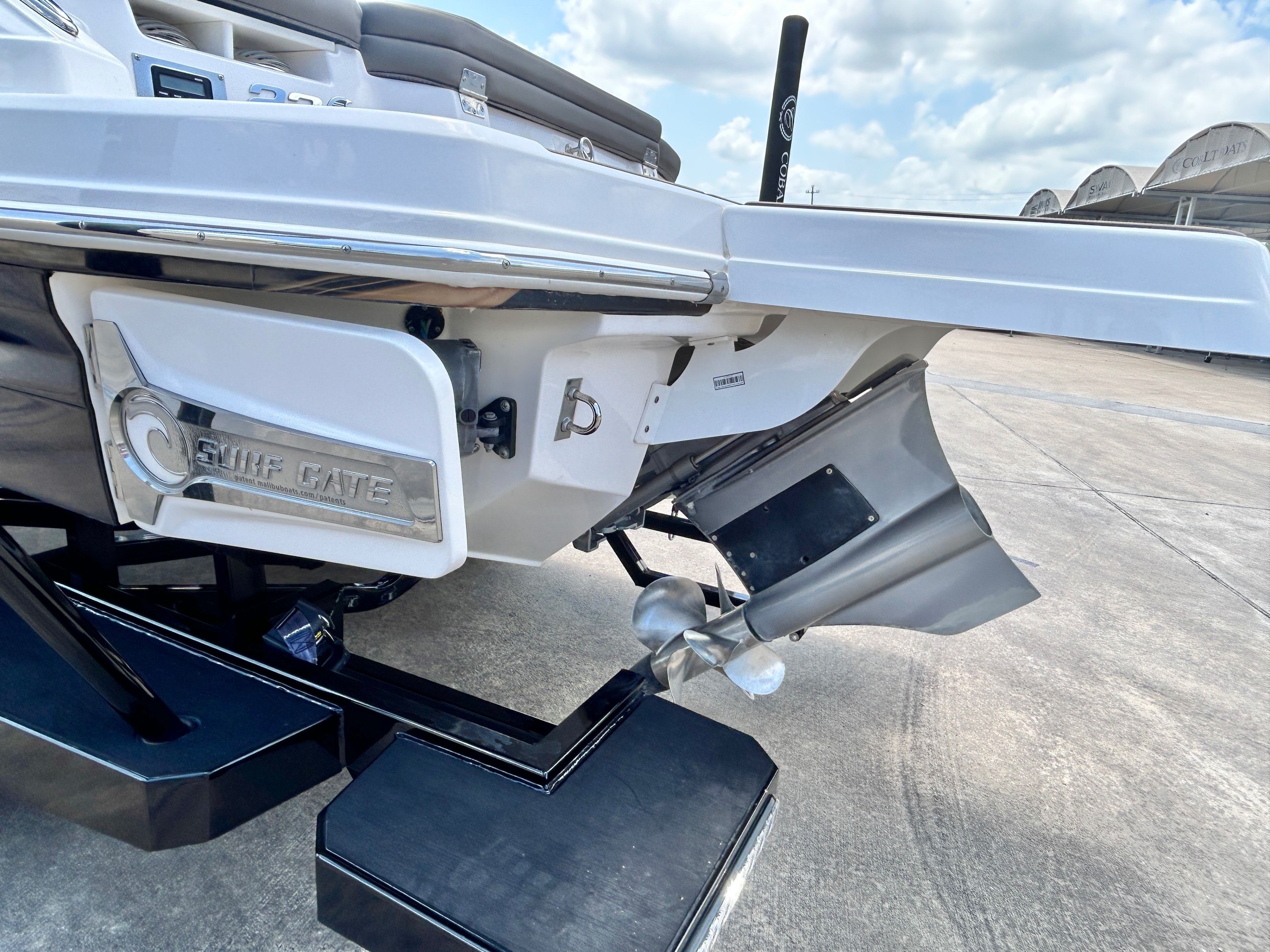 2018 Chaparral 23 Surf - 16