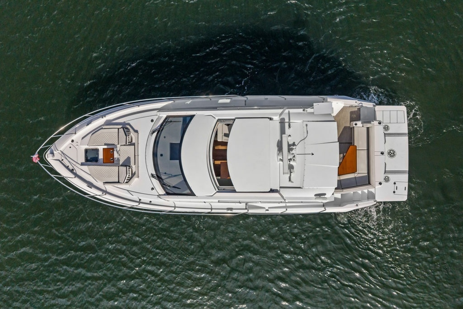 2022 Cruisers Yachts 46 CANTIUS - Image 3