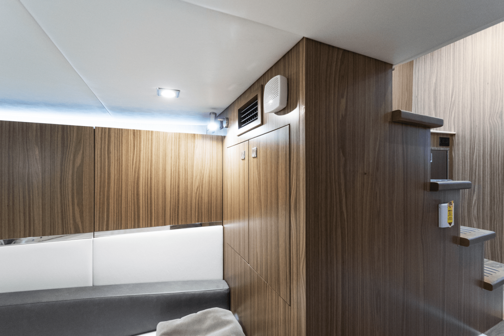 2026 Cruisers Yachts 50GLS OB - Image 32