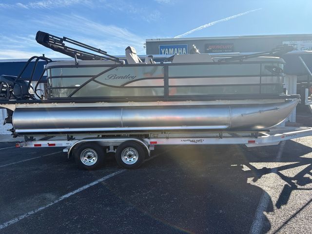 2026 Bentley Pontoons Legacy Navigator 203 - 3