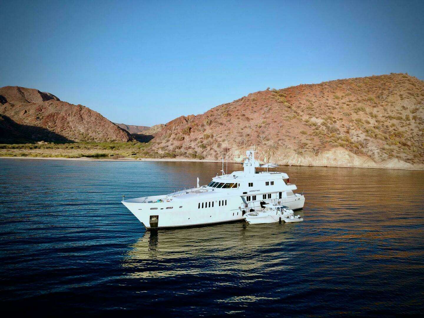 2003 Royal Denship Motor Yacht - Image 8