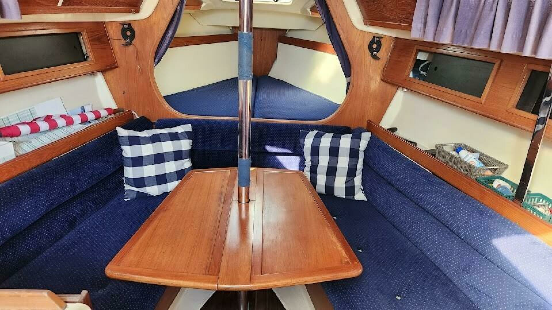 1986 Pearson Auxiliary Sloop - Image 2