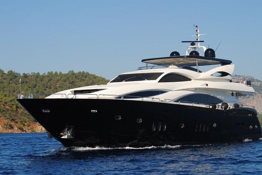 2005 Sunseeker 105 Yacht