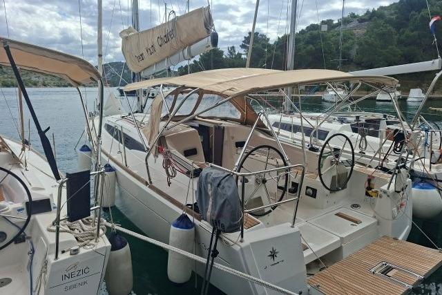 2019 Jeanneau Sun Odyssey 349