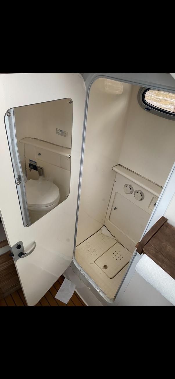2001 Boston Whaler 28 Outrage - 5
