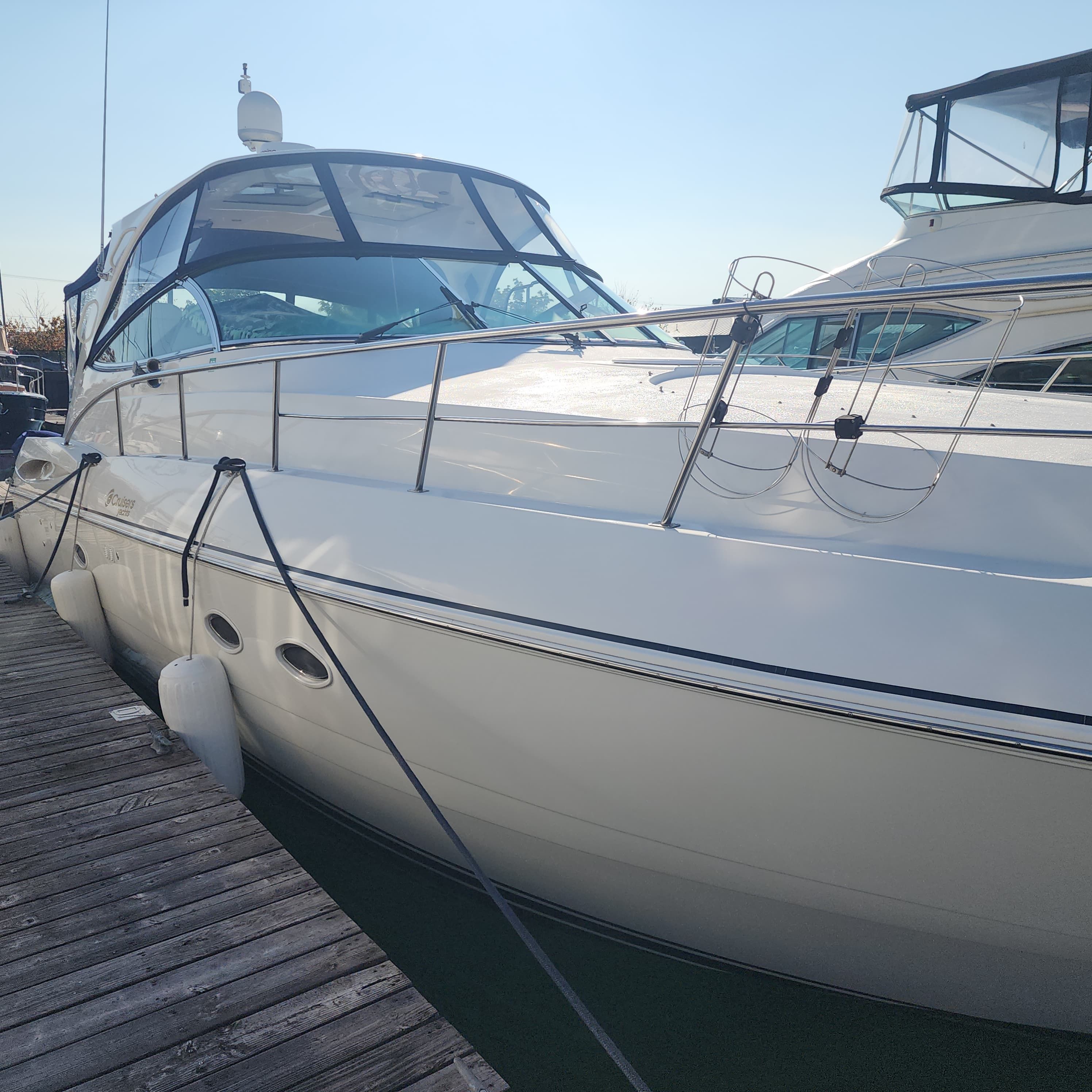 2005 Cruisers Yachts 440 Express - 5