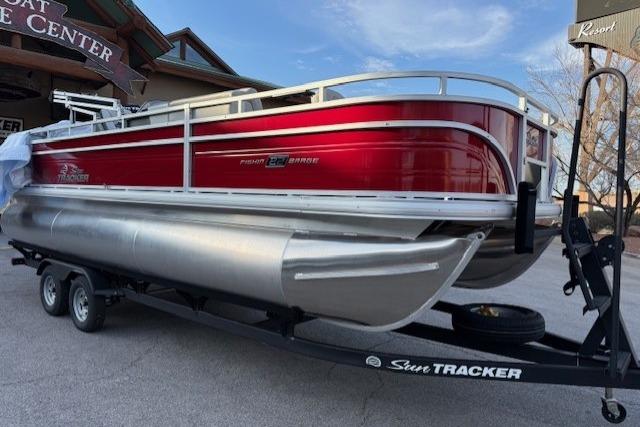 2026 Sun Tracker Fishin' Barge 22 XP3