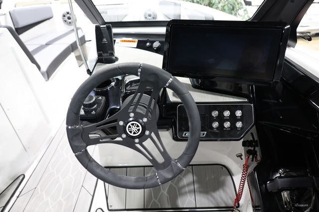 2026 Yamaha Boats 222 XE BOTH COLORS AVAILABLE - 16