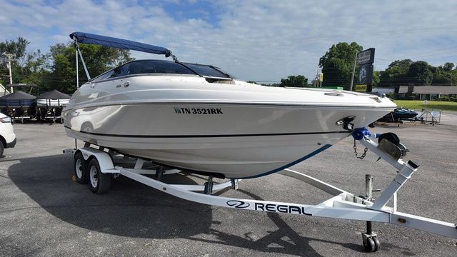 2005 Regal 2400 LSR - 8