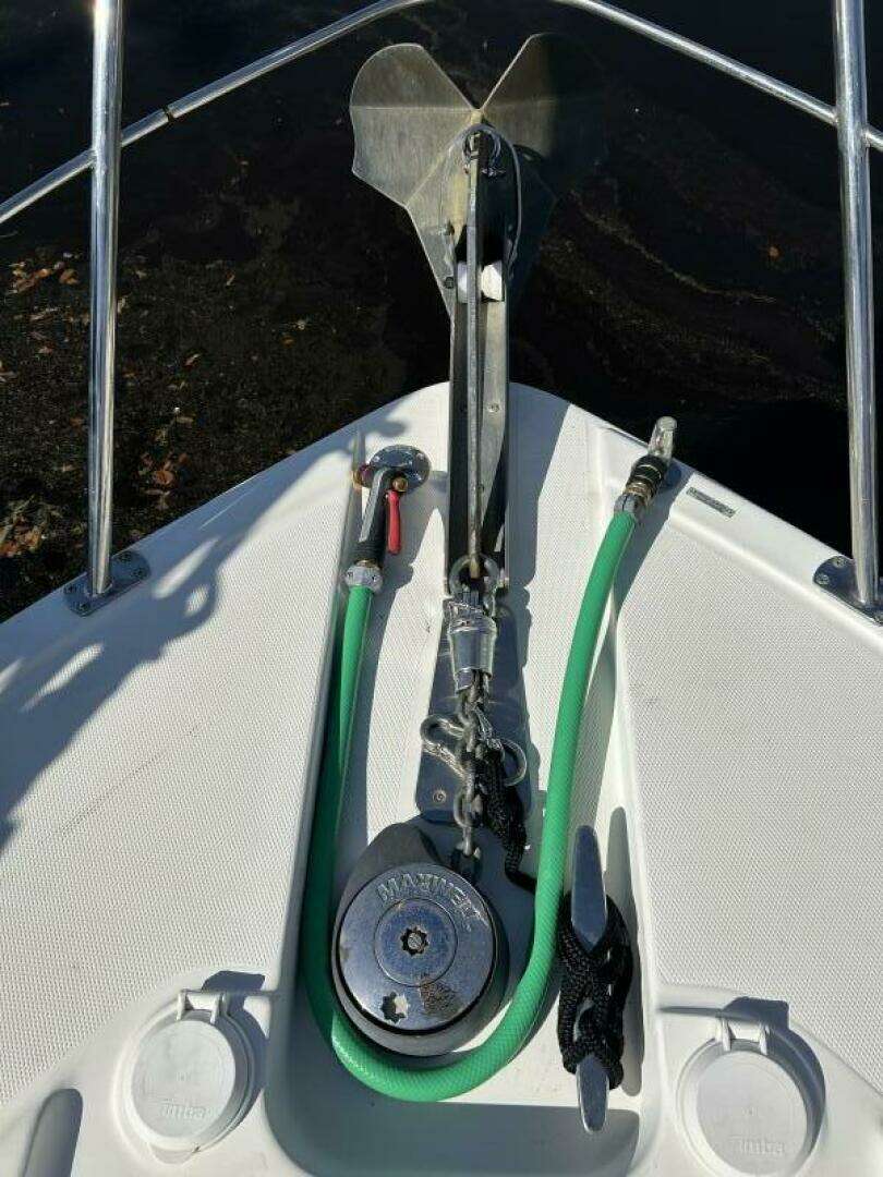 2005 Carver 366 MY - Image 7