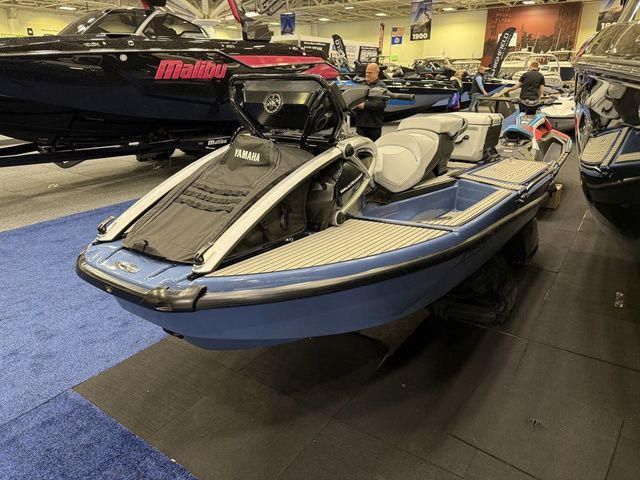 2026 Yamaha WaveRunner Crosswave® - 4