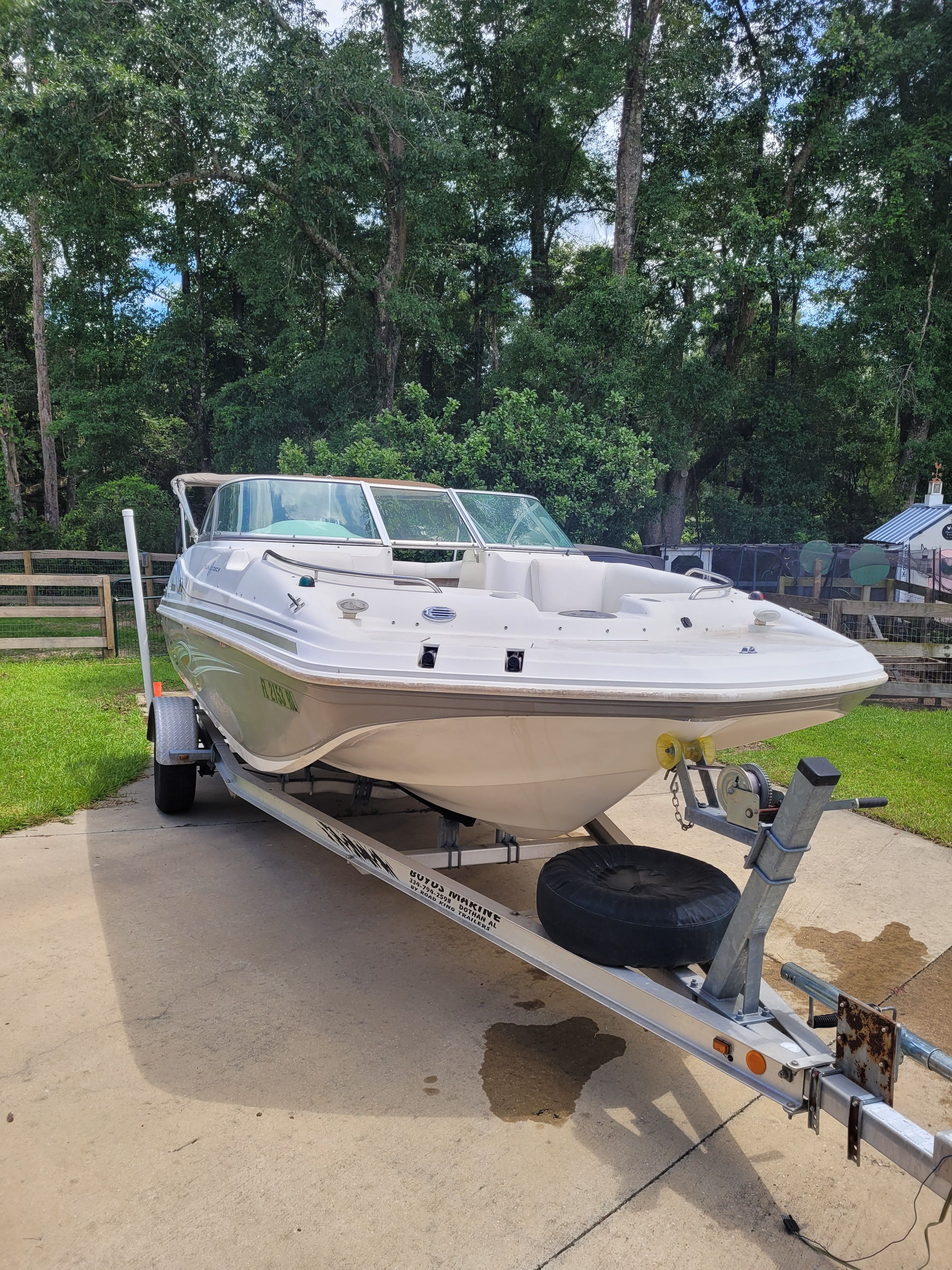 2011 Hurricane SunDeck 187 OB
