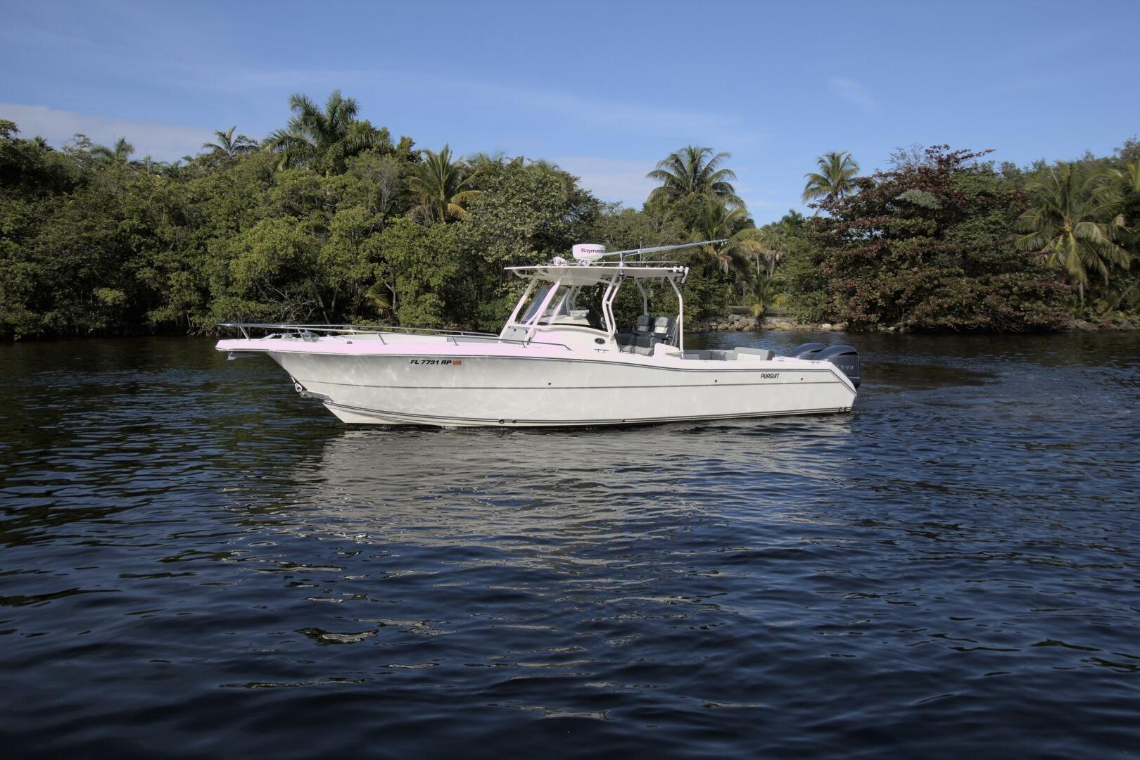 2001 Pursuit 3070 Center Console