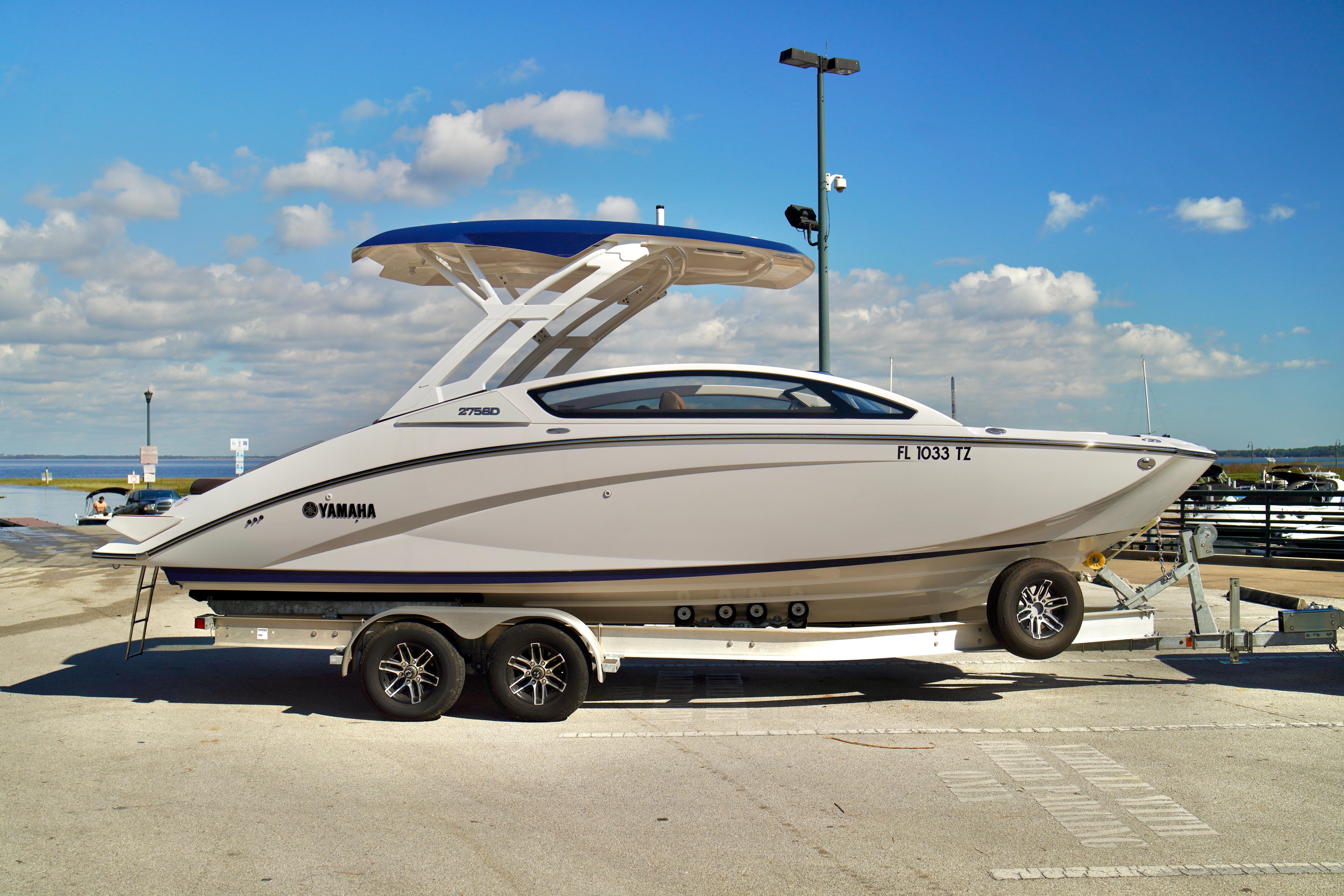 2025 Yamaha Boats 275SD