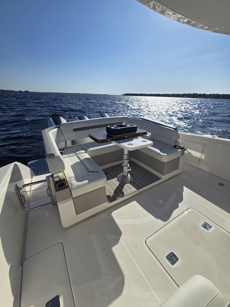 2024 Tiara Yachts 38 LS - Image 9