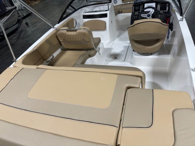 2024 Bayliner VR5 Bowrider OB - 6