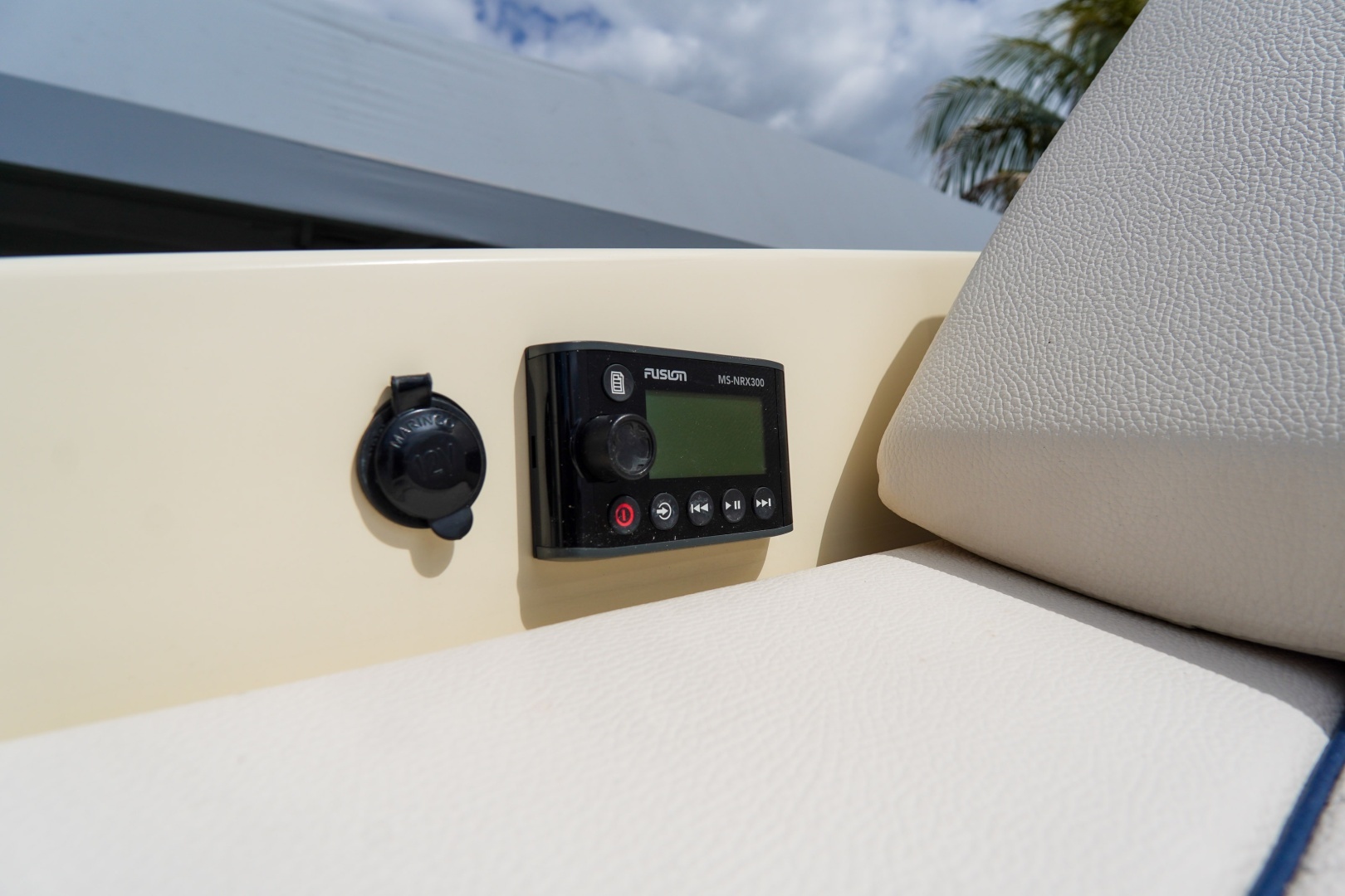 2024 Chris-Craft Launch GT - Image 12