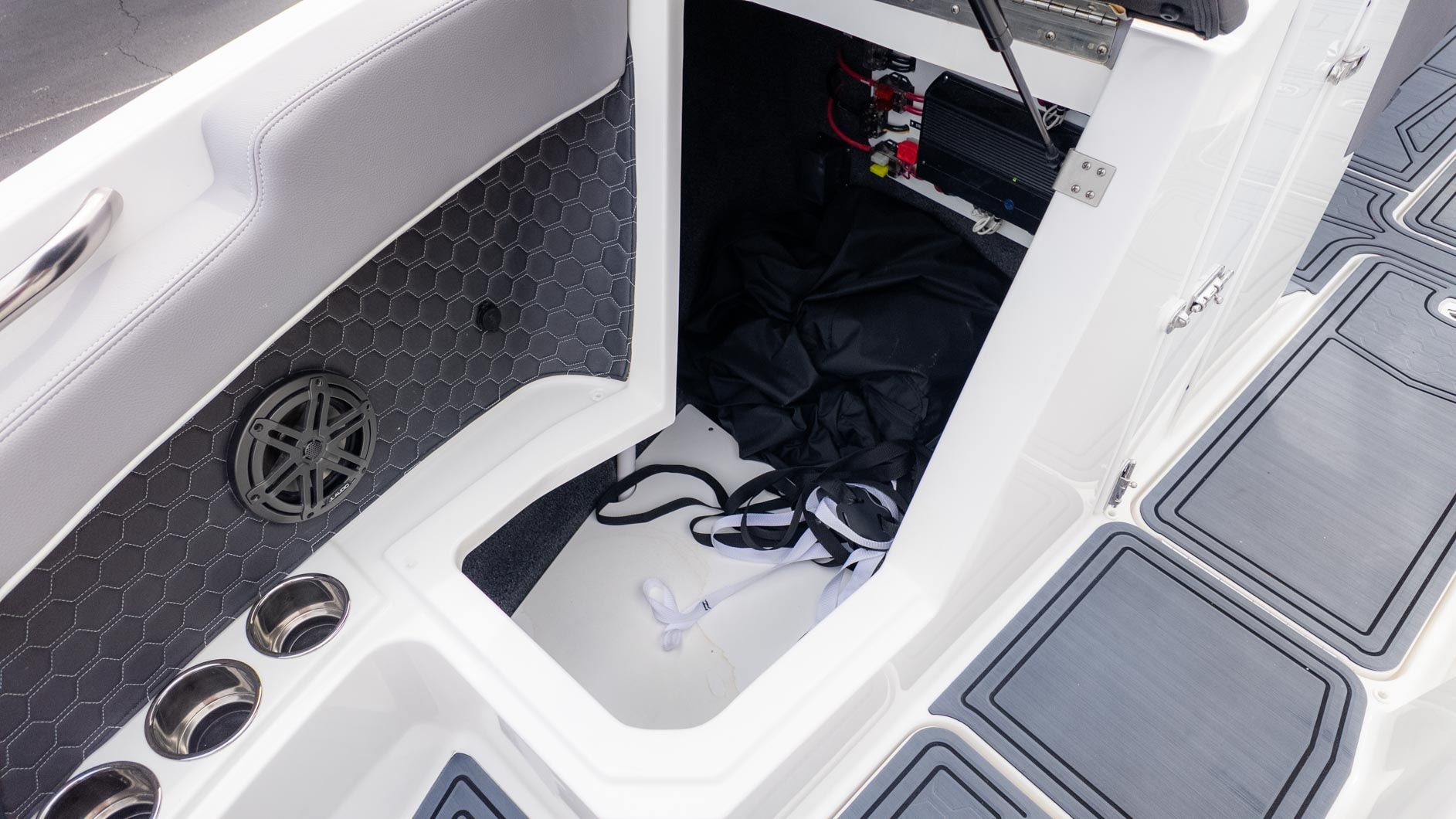 2026 Cobalt R6 Surf - 25