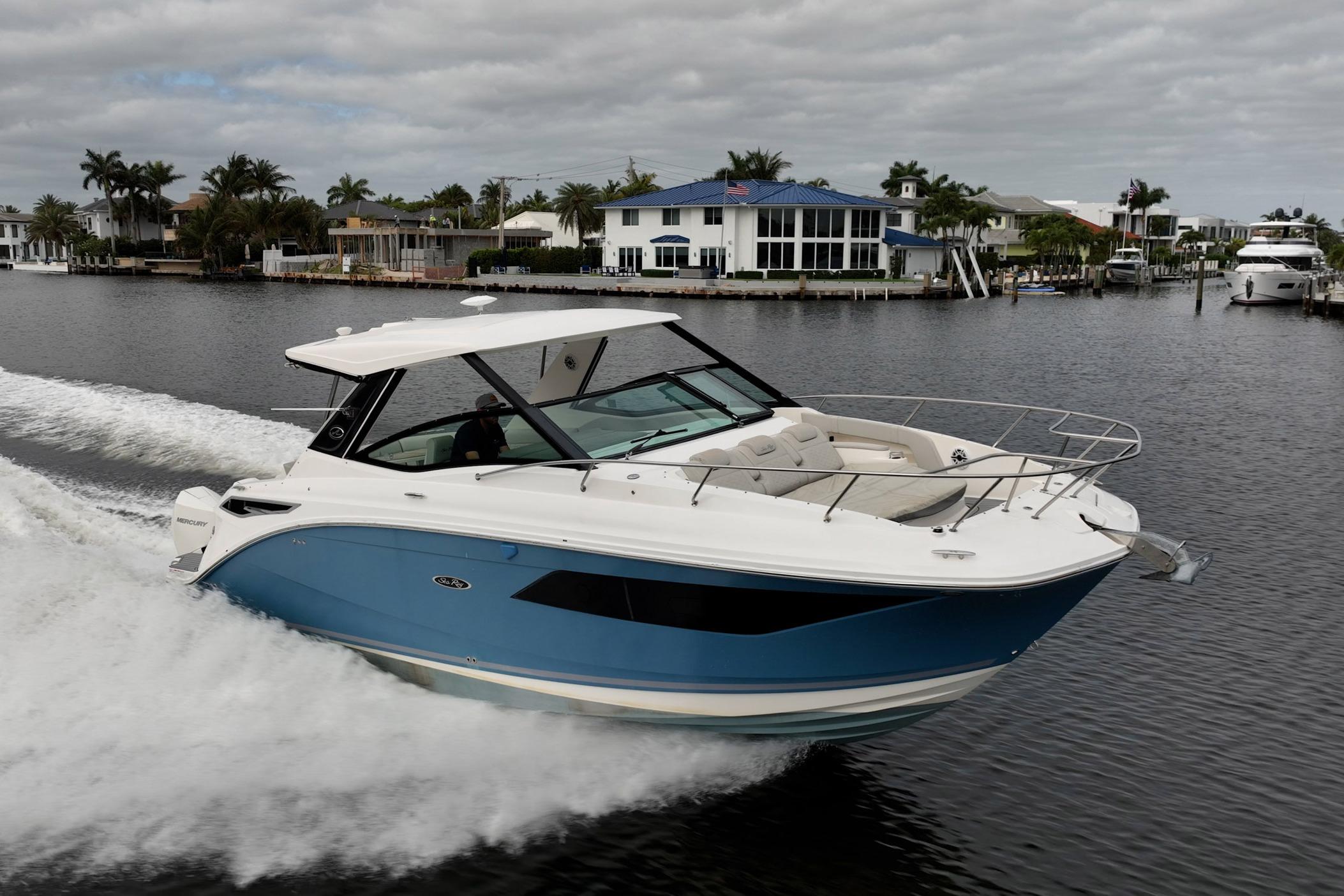 2021 Sea Ray Sundancer 320 Outboard