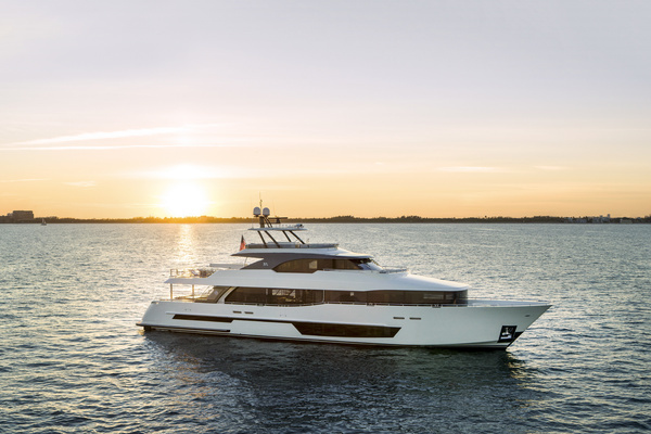 2027 Ocean Alexander 27R