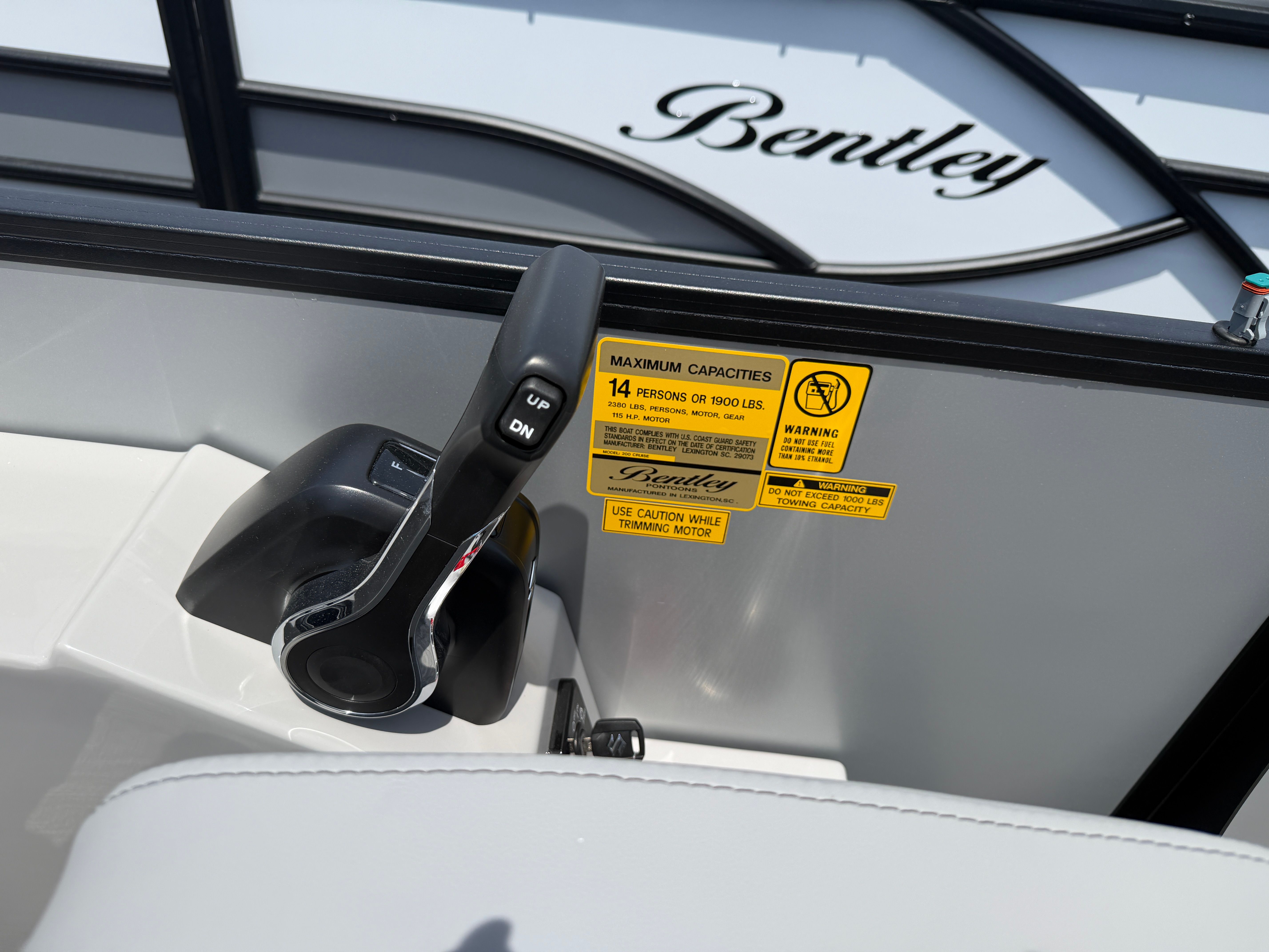 2026 Bentley Pontoons Legacy 200 Cruise - 8