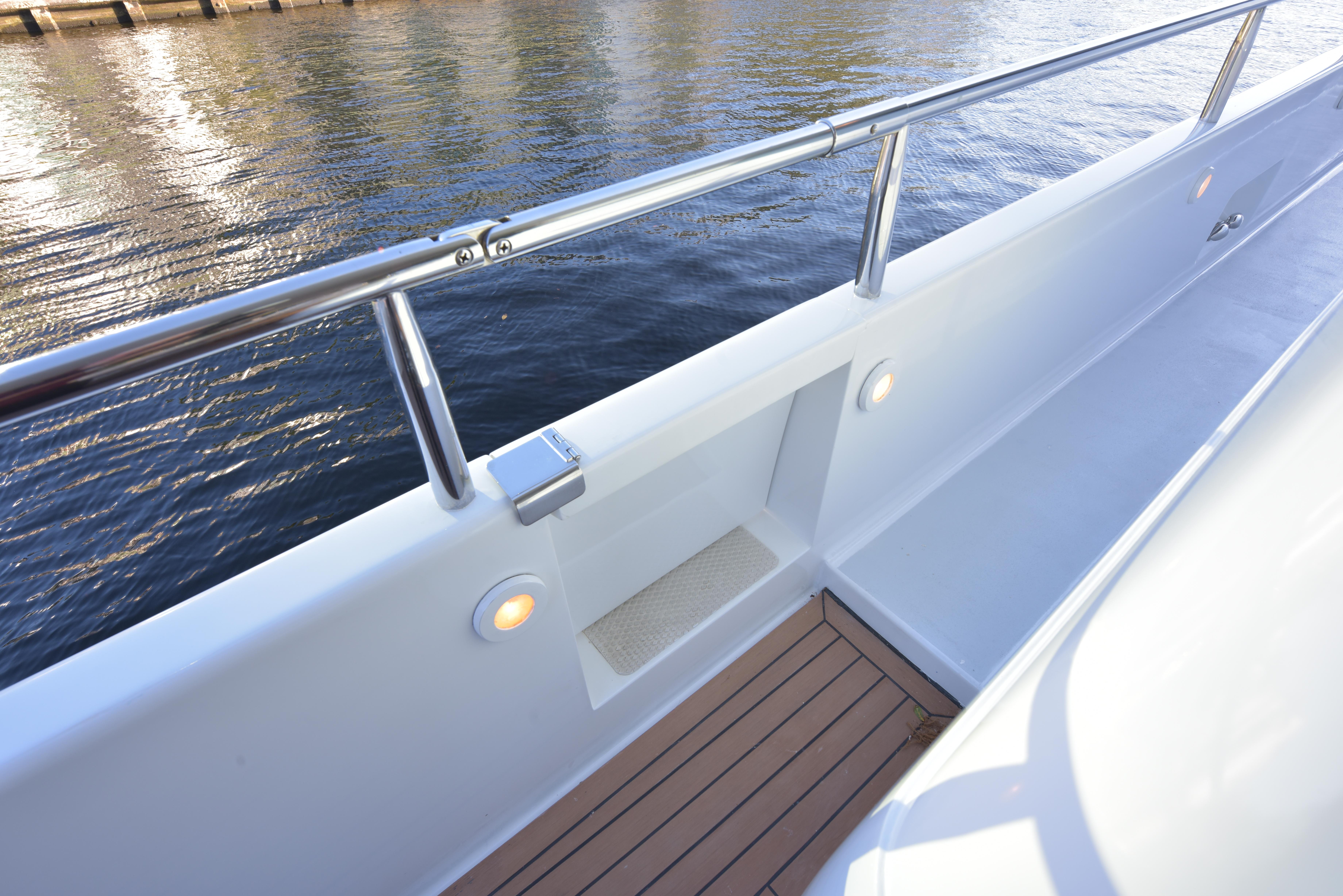 1994 Lazzara 76 Lazzara motor yacht - 16