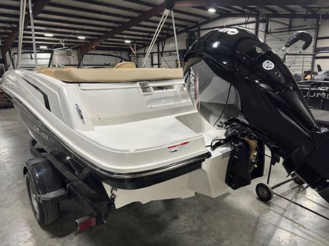 2024 Bayliner VR5 Bowrider OB - 4