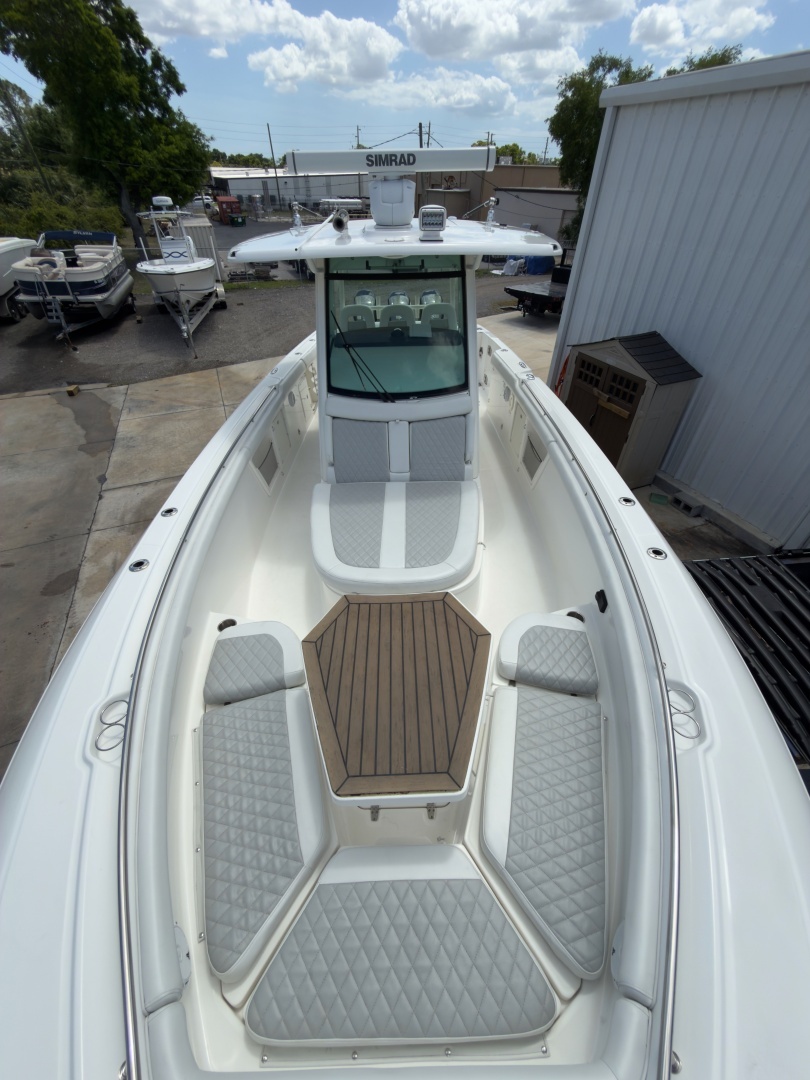 2016 Boston Whaler 350 Outrage - Image 10