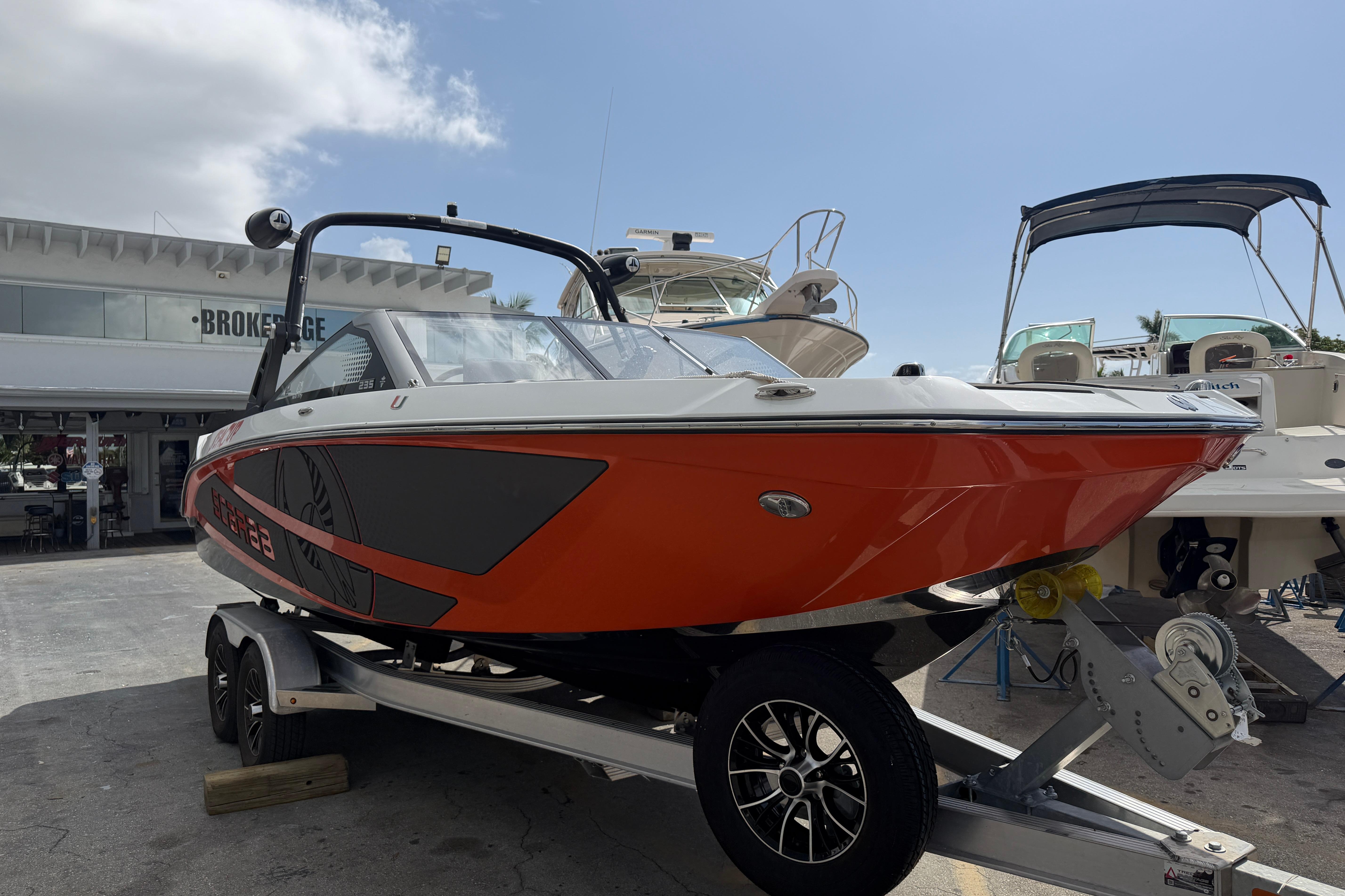 2026 Scarab 235 LX