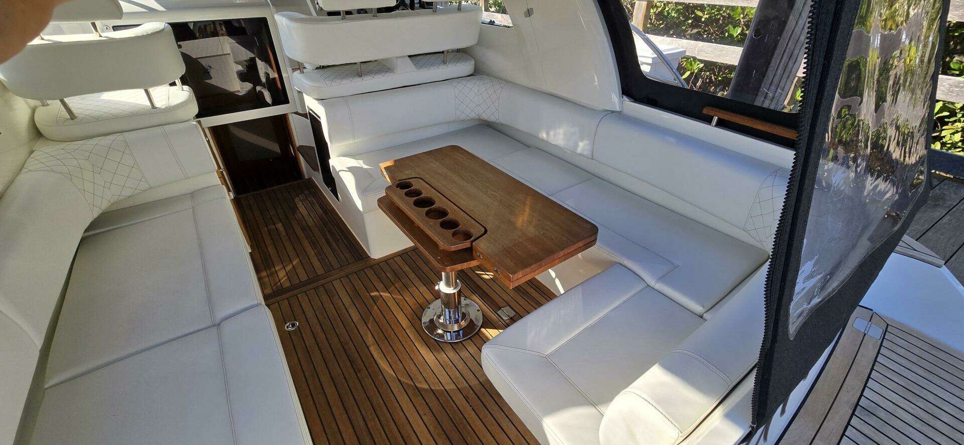 2025 Marex 310 Suncruiser - Image 8