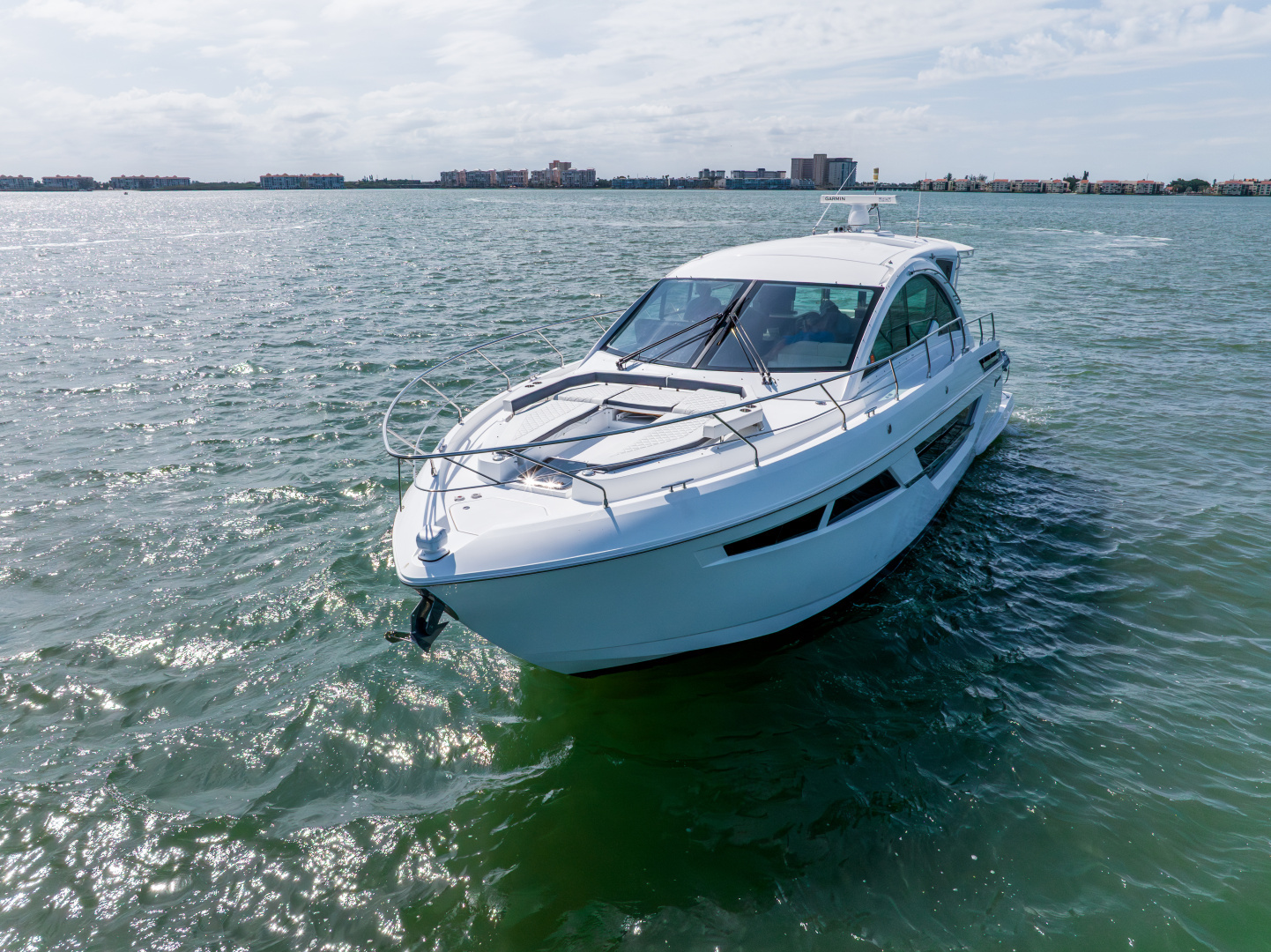 2018 Cruisers Yachts 50 CANTIUS - Image 19