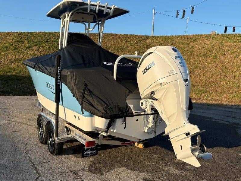 2026 Robalo R230 Center Console - 41