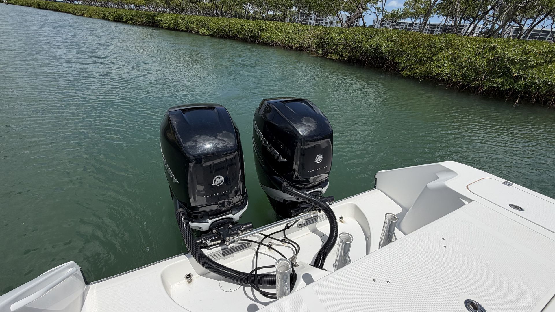 2017 Edgewater 320 CC - 55