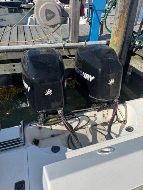 1998 Boston Whaler 26 Outrage - 7