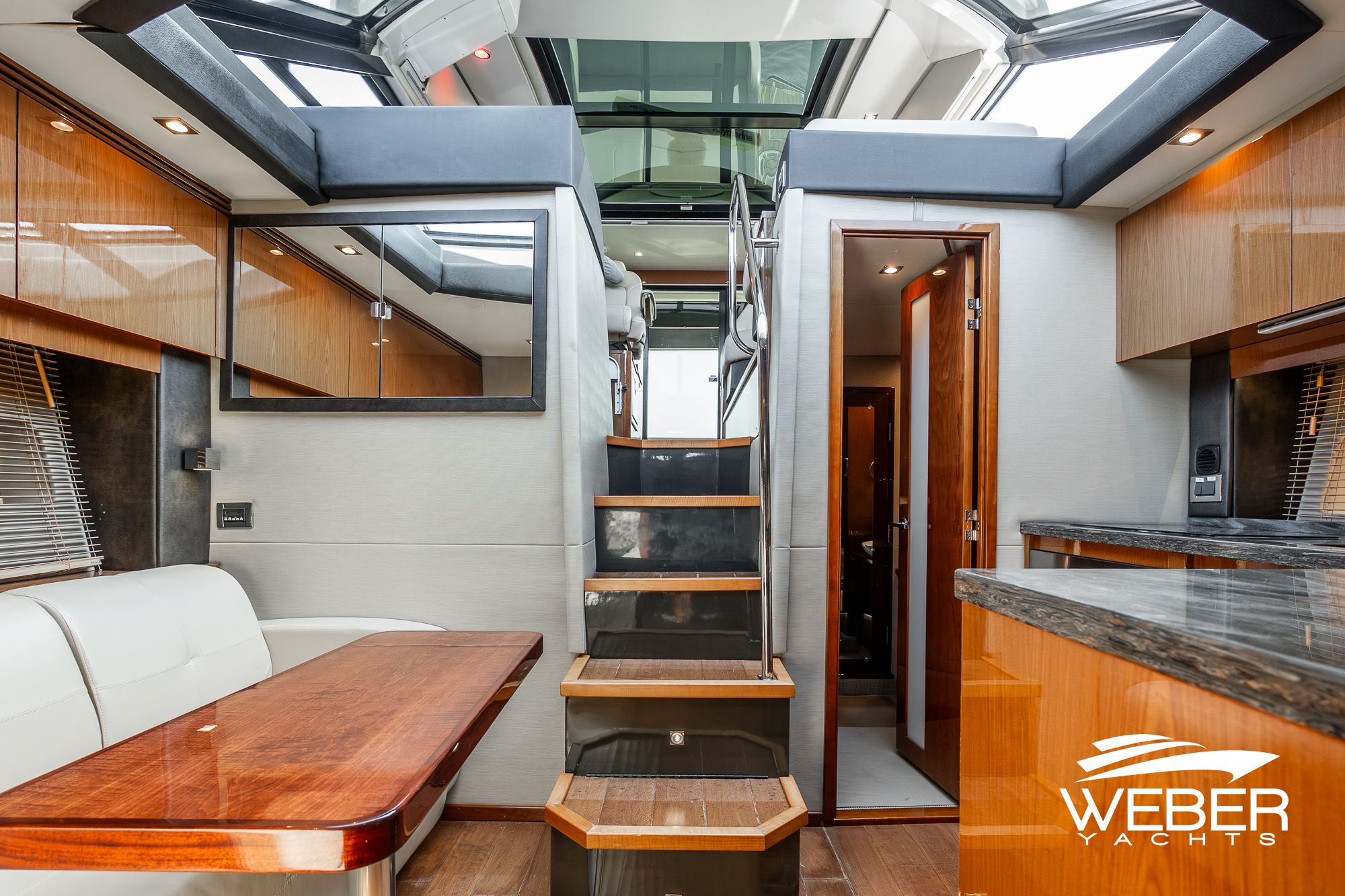 2015 Sea Ray 470 Sundancer - 37