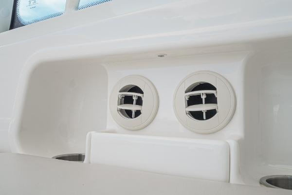 2020 Boston Whaler 345 Conquest - 21