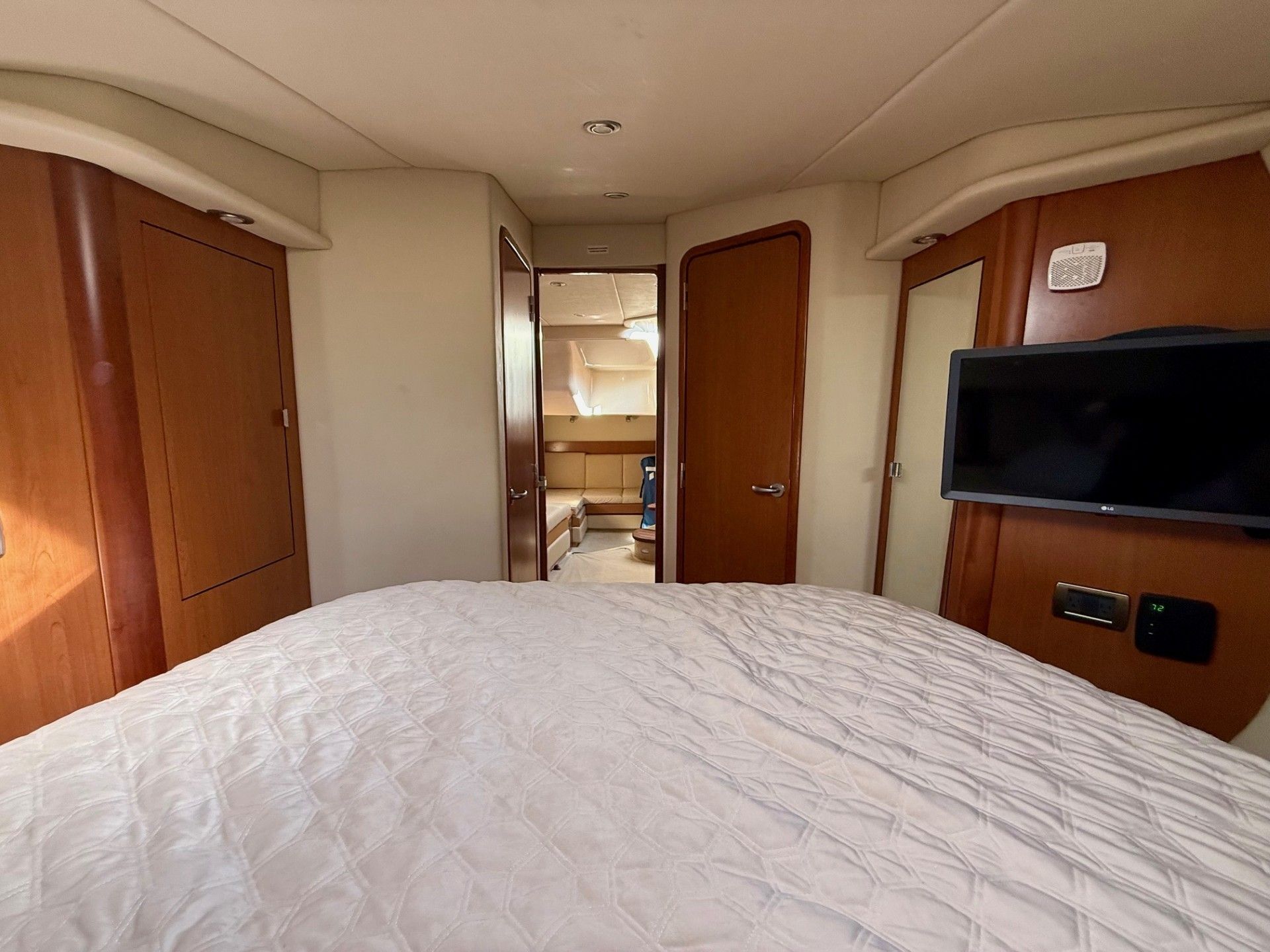 2006 Sea Ray 38 Sundancer - 30