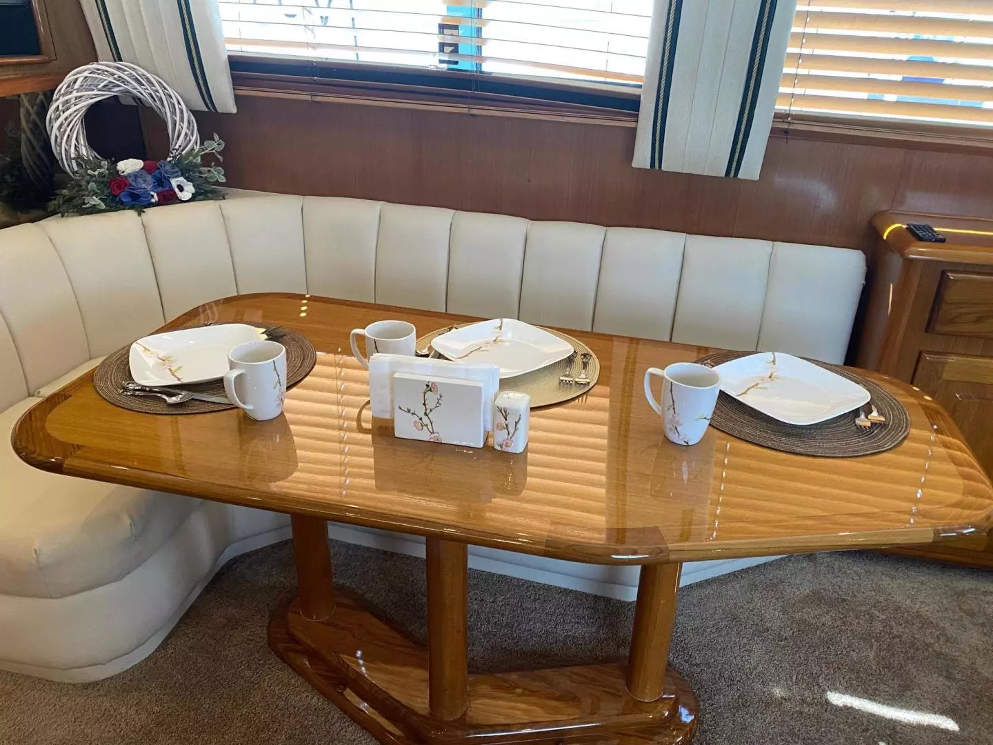 1998 Viking 54 Sport Yacht - Image 12