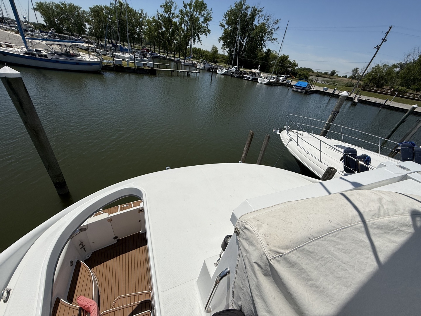 1999 Carver 450 Voyager - Image 9