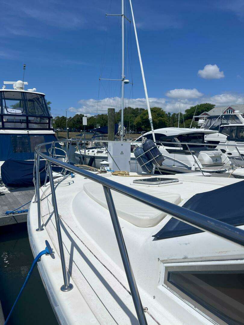 1990 Jefferson 43 Sundeck - Image 8