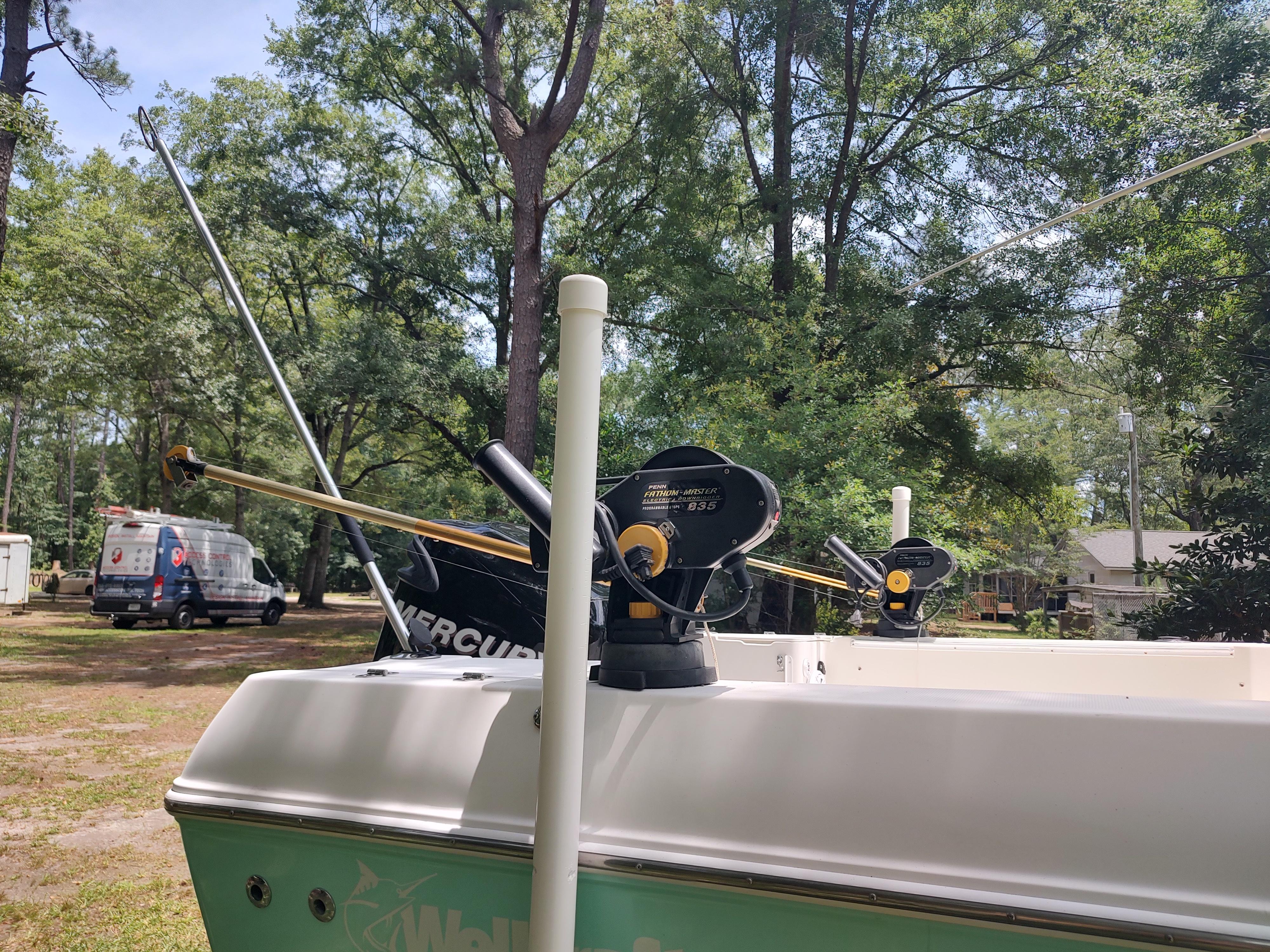 2001 Wellcraft 24 Walkaround - 2