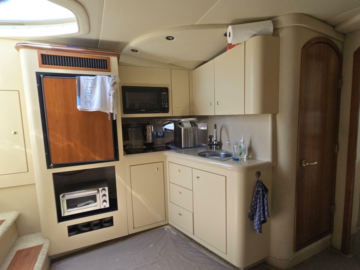 2002 Cruisers Yachts 3572 - Image 12