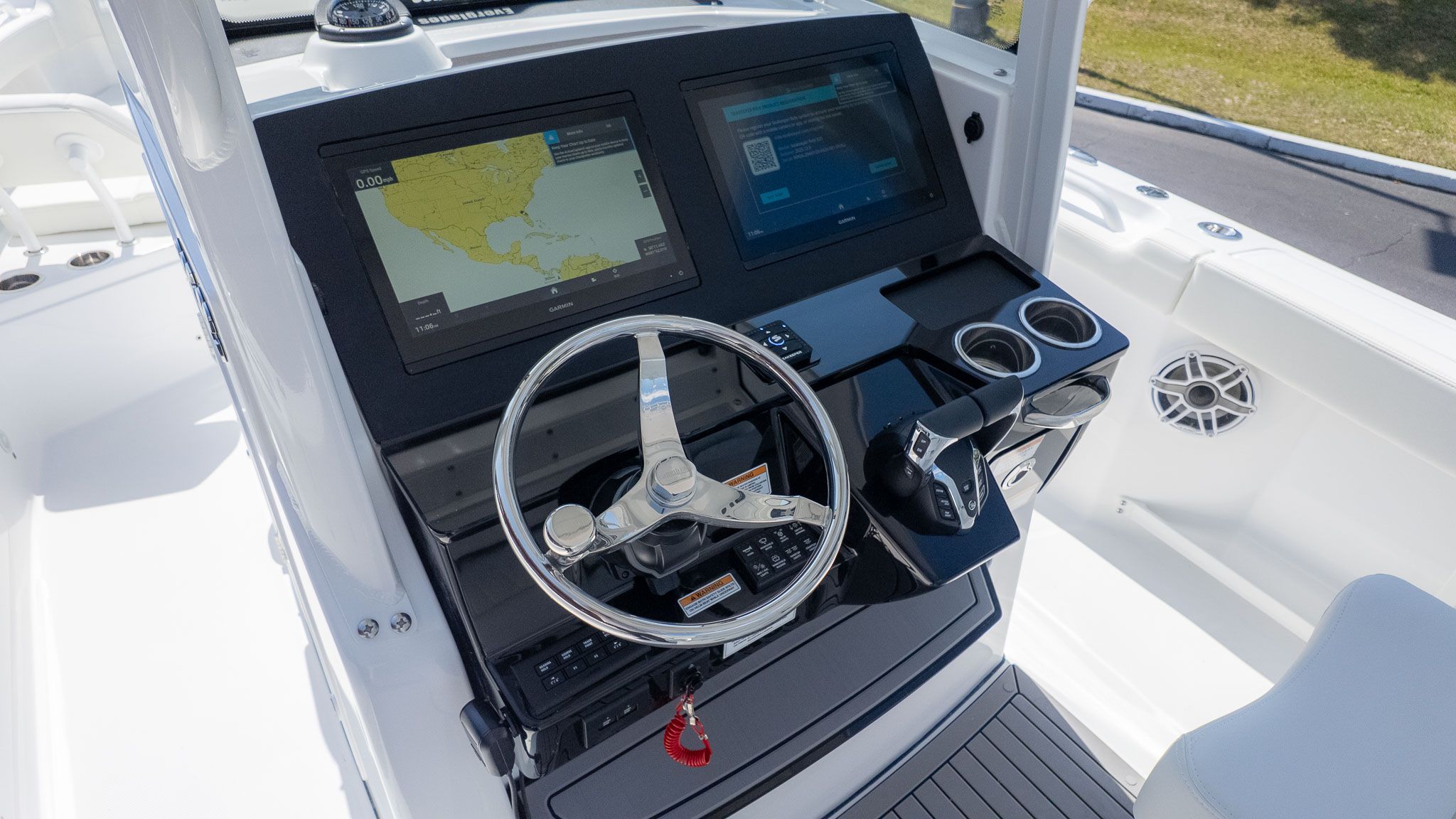 2026 Everglades 285 Center Console - 16