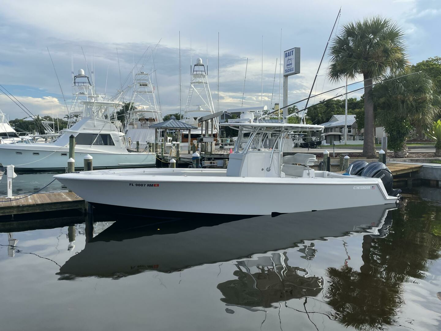 2018 Contender 32 ST - Image 25