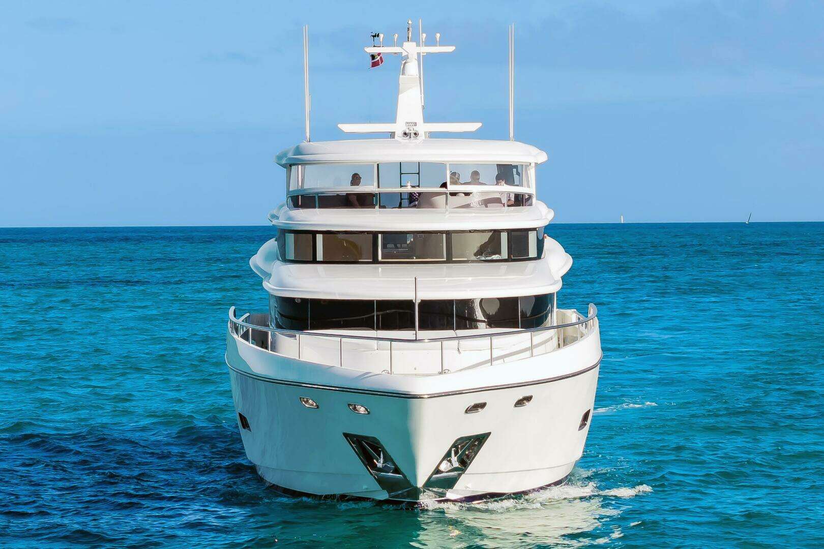 2017 Johnson 93 Flybridge - Image 3