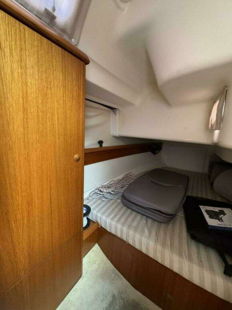 2002 Jeanneau 34.2 - Image 30