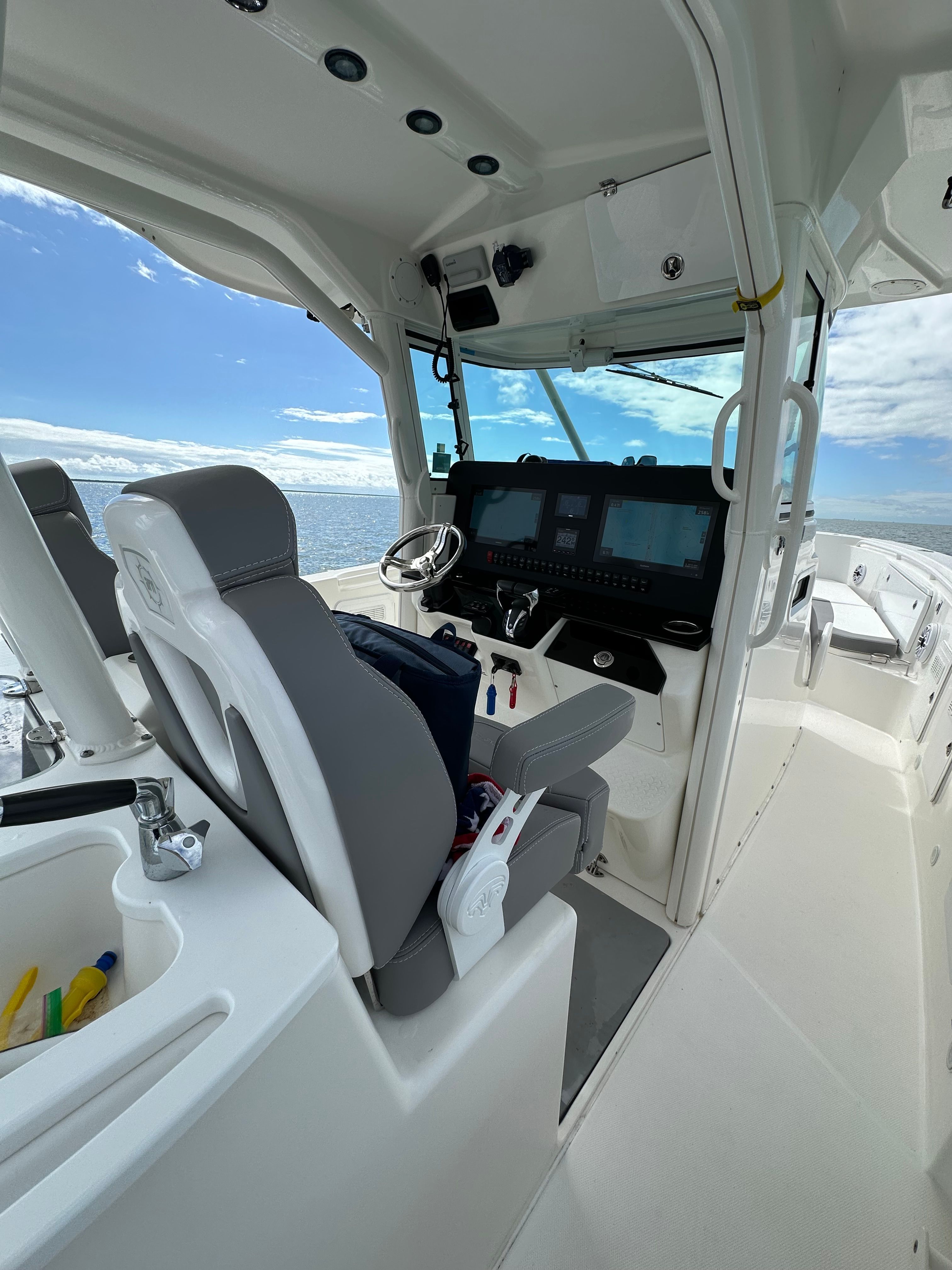 2009 Everglades 365 Center Console - 99