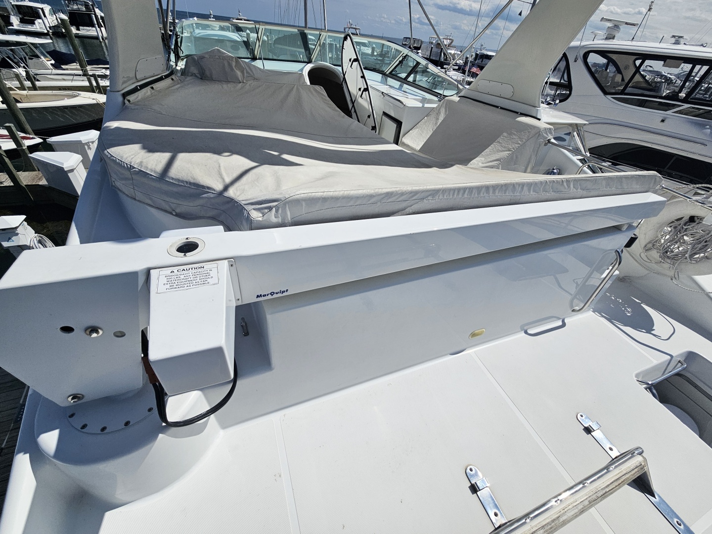 1999 Carver 530 Voyager - Image 32