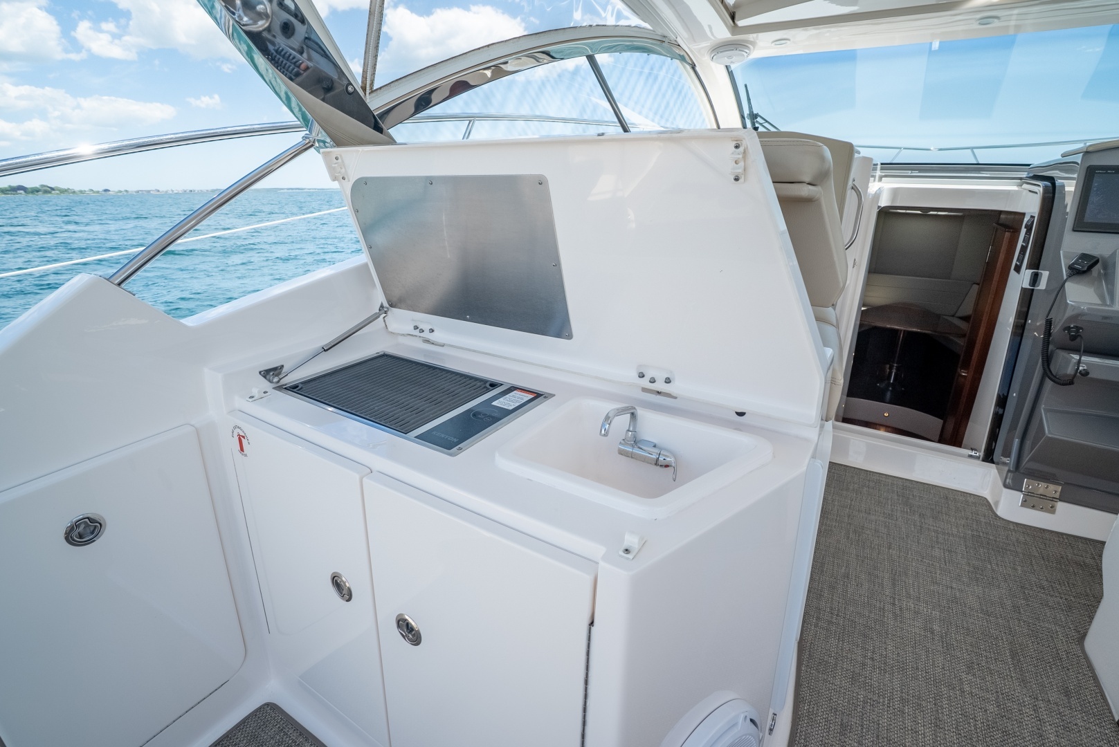 2015 Pursuit 365i SC - Image 15